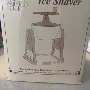 The Pampered Chef Ice Shaver - White